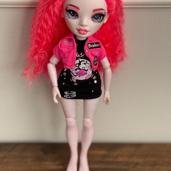 Rainbow Vision Shadow High MARA PINKETT Neon Pink Hair Toy Doll Figure MGA 2022 - Picture 8 of 13
